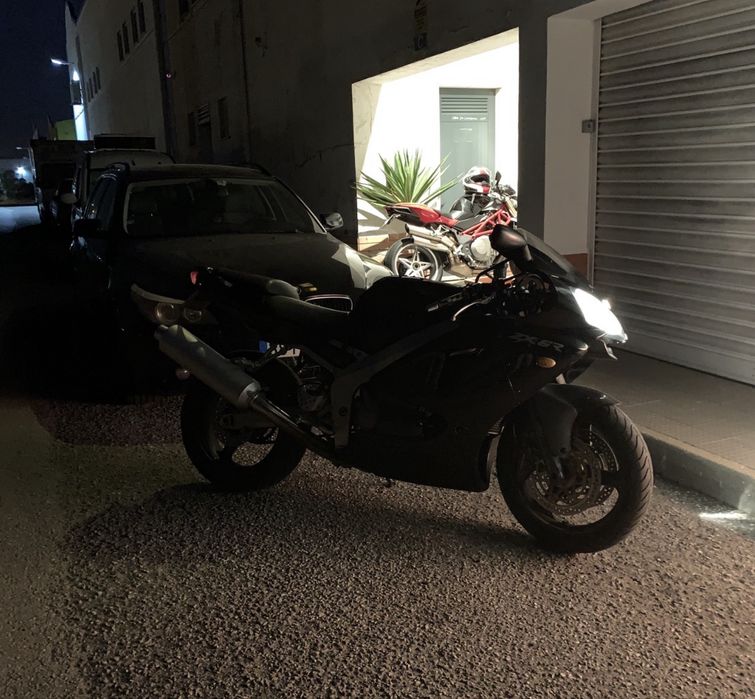 Kawasaki Ninja ZX-6R (2004) – Estado Impecável / Pronta a Rolar