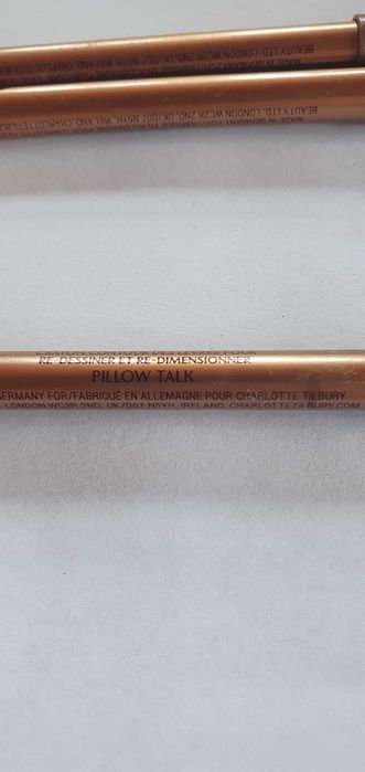 Charlotte tilbury konturówka do ust