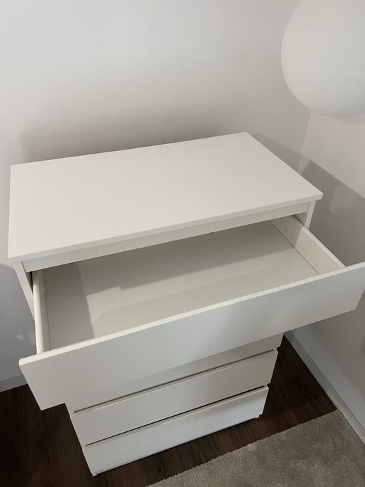 Cómoda com 5 gavetas