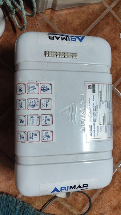 Balsa salva vidas classe 3/4 com contentor