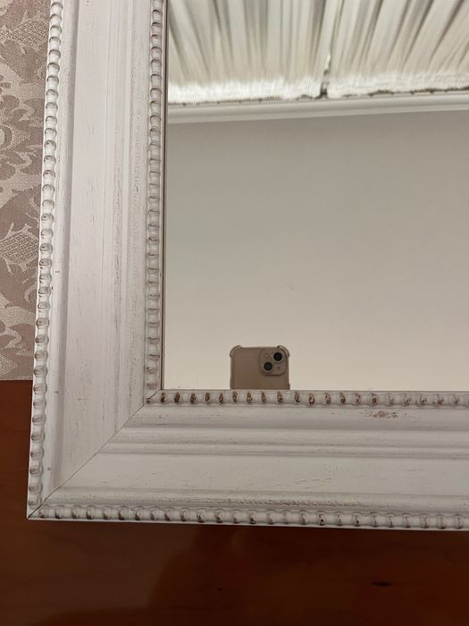Espelho Branco de artesanato com moldura branca