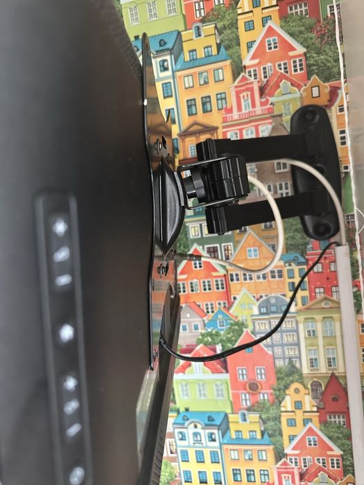 Телевизор PHILIPS 22 PDL и крепление на стену