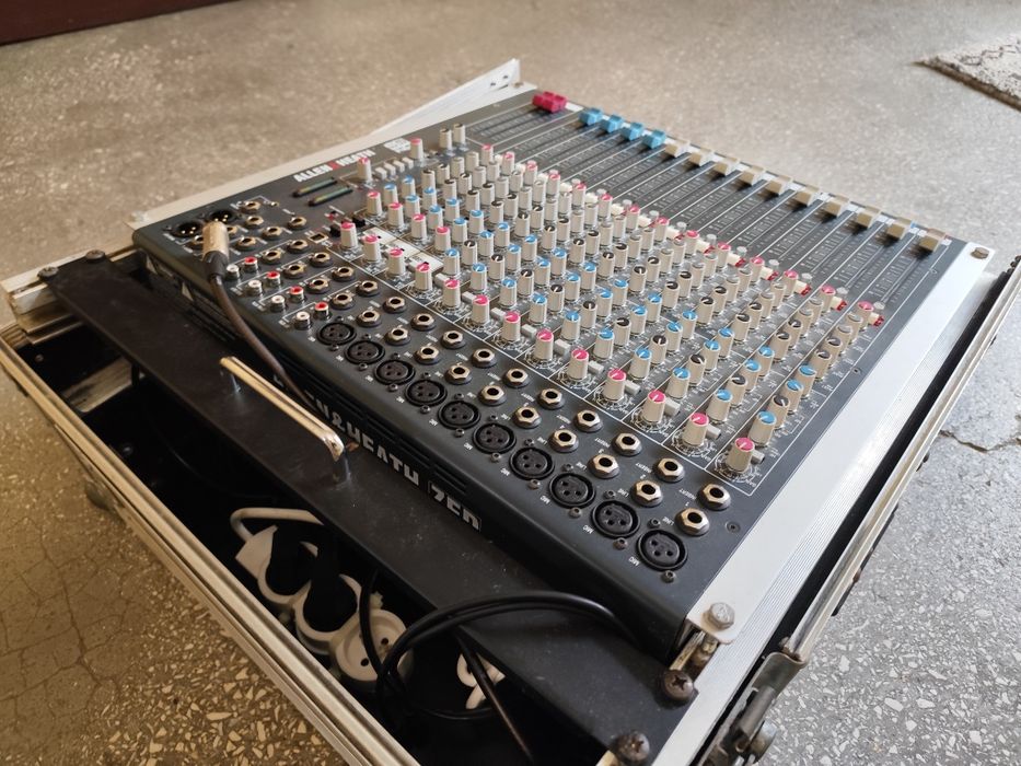 Mixer – ALLEN & HEATH ZED-14 + case