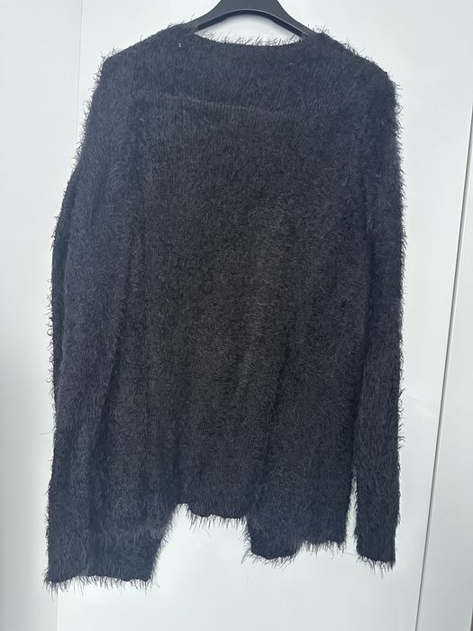 Czarny sweter kardigan