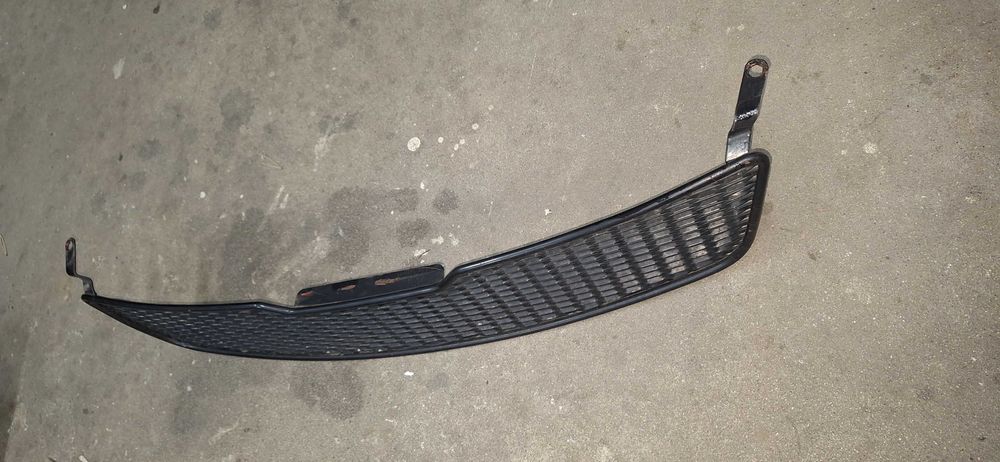 VW Passat B5 grill KAMEI ładny stan ORYGINAŁ