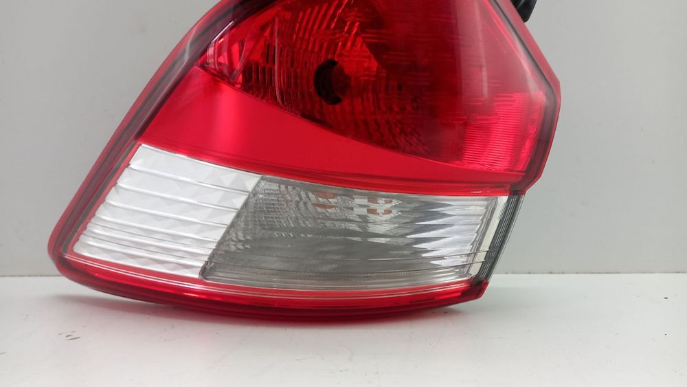 Фонарь задний правый стоп Toyota Yaris III 2017 0D2030D205