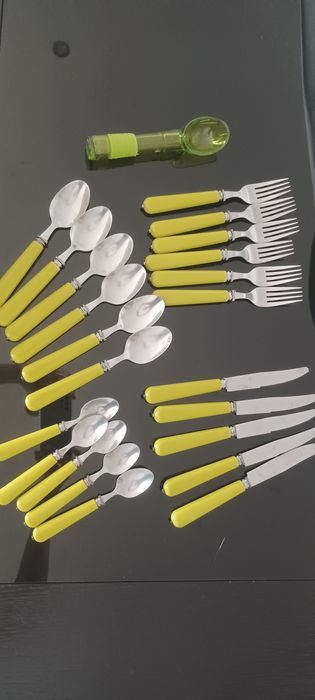 Cutlery – Forks, Knives, Table Spoons, and Dessert Spoons64286328374529120