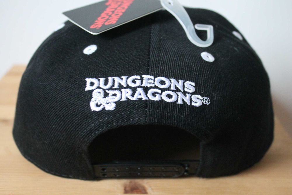 Kultowa czapka DUNGEONS & DRAGONS - Critical HIT - Black Snapback