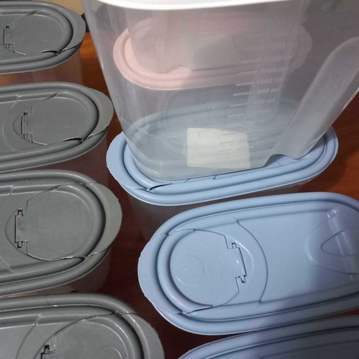 Pote de plástico empilhável com medidor NOVO