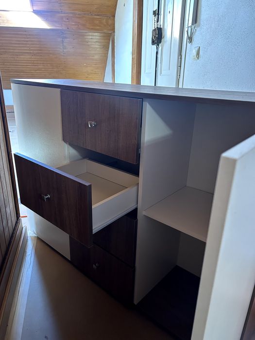 Aparador Moderno com Portas e Gavetas / Versatile Storage Cabinet