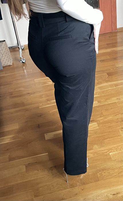 Czarne spodnie materiałowe eleganckie