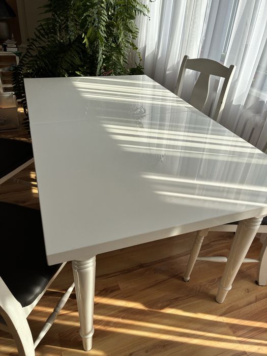 Stol +4 krzesla stan bardzo dobry,wymiary 160/90,po rozlozeniu 210 cm