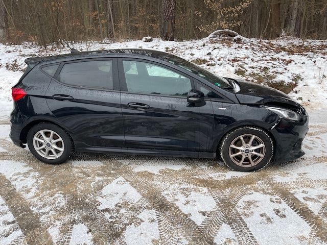 Ford Fiesta ST-Line 101KM książka serwisowa , jezdny