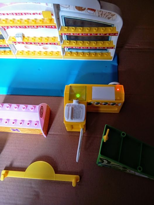 Barriguitas Supermercado Continente e casa maleta para reaproveitar.425957371224401924