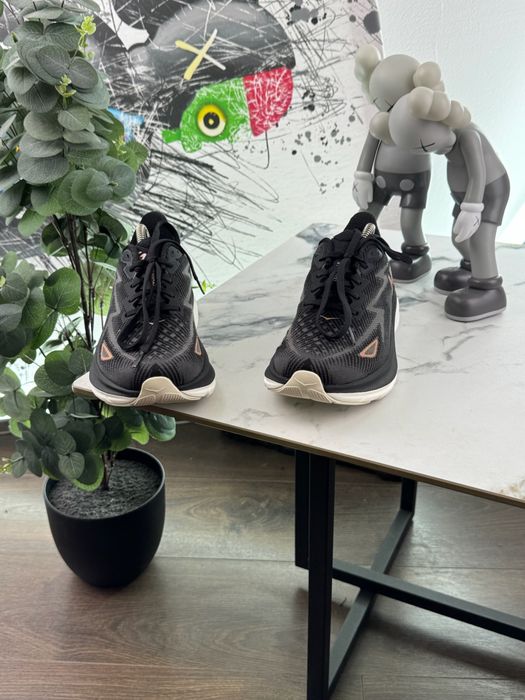 Кросівки Hoka Clifton 9 38 розмір Е14931