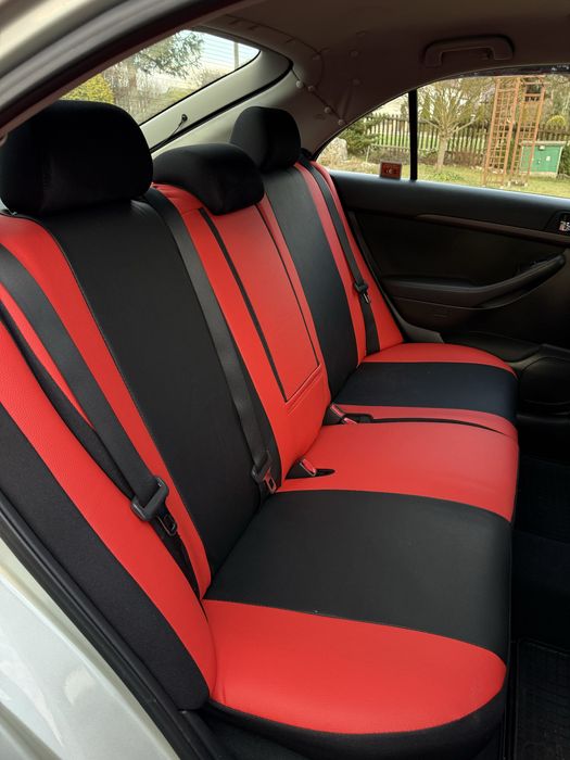 Pokrowce komplet Toyota Avensis