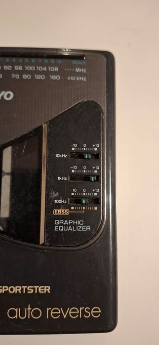 Walkman Sanyo Sportster MGR 85D AM/FM stereo.