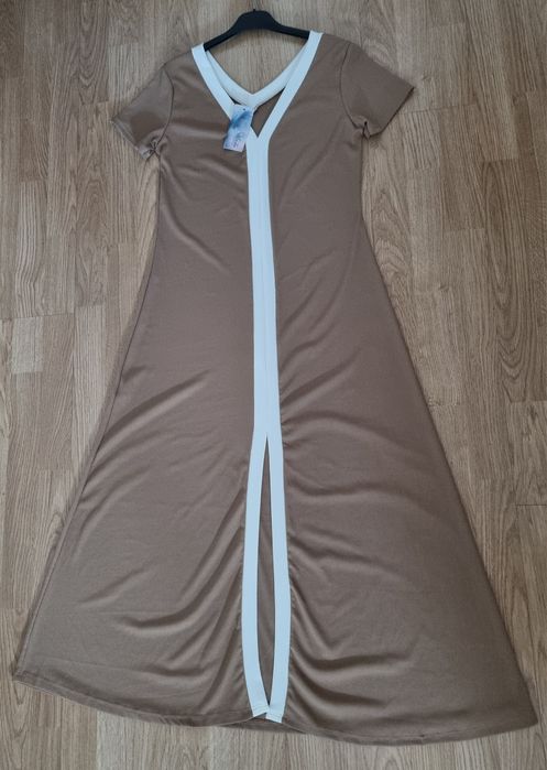 Vestido comprido de verão, bege com uma risca branca no centro. TU (até L)