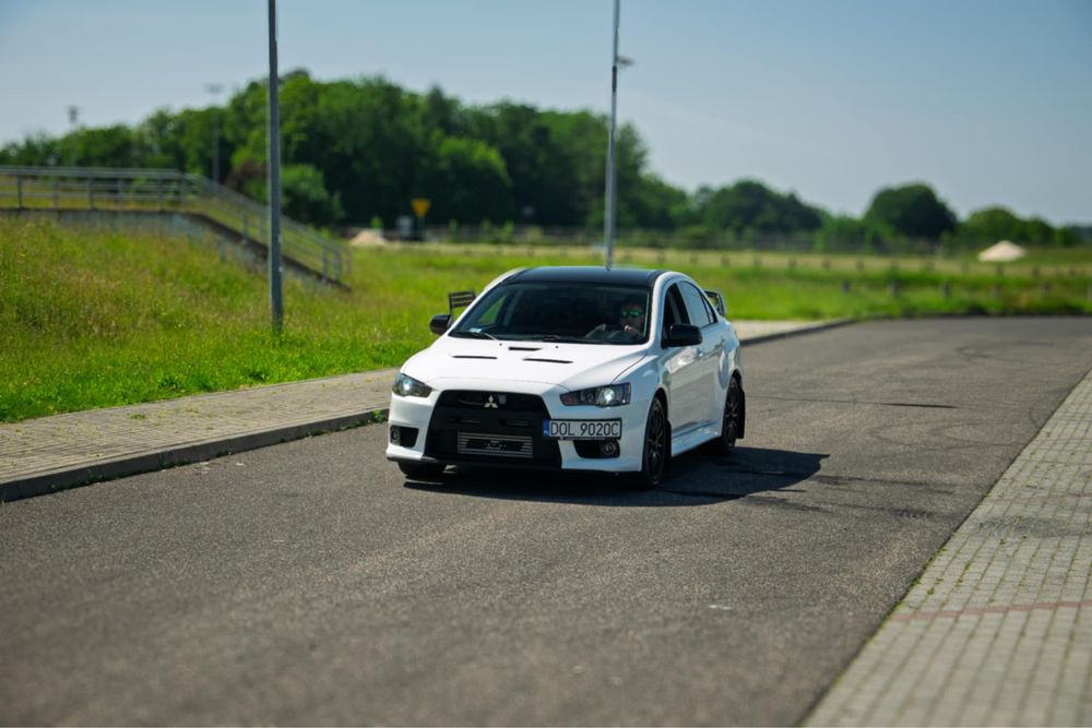 Samochod , auto do ślubu Mitsubishi Lancer EVO X 450KM