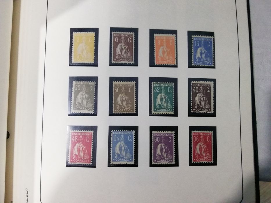 Colecção selos de Portugal completa.