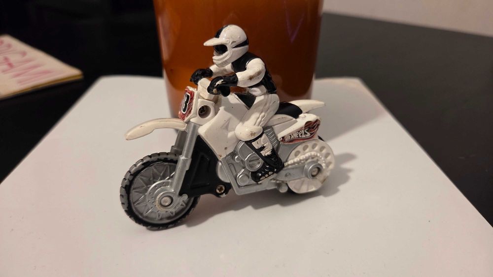 Hot Wheels Dirt Bike #8