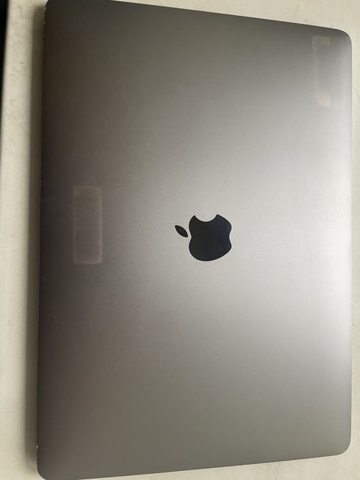 Macbook Pro 13 2017 16/256gb Silver батарея Normal