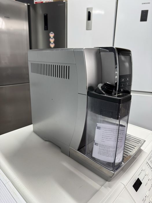 Кавова машина DeLonghi