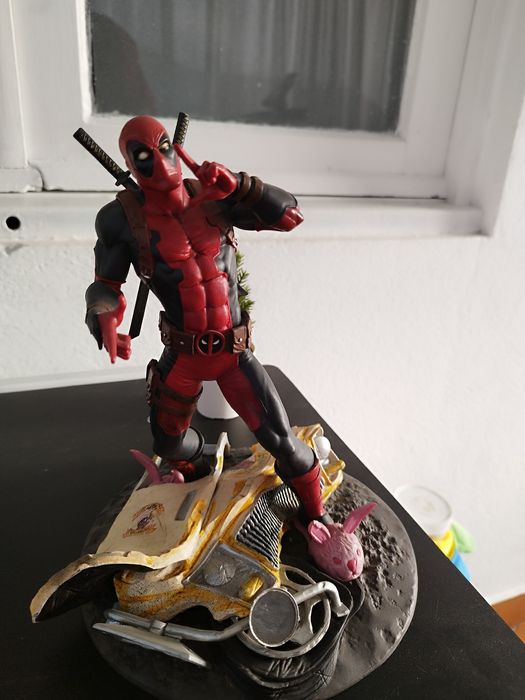 Marvel Gallery PVC Statue Taco Truck Deadpool 25 cm