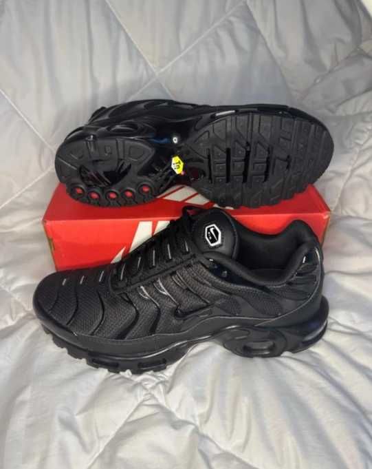 Butymęskie_NikeAirMaxTN_czarny Glany rozmiar.41