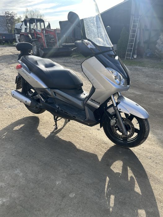 Yamaha Xmax 25 .