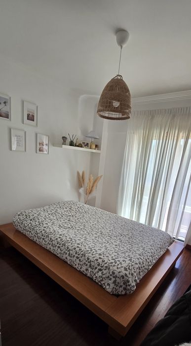 Cama de casal com estrado