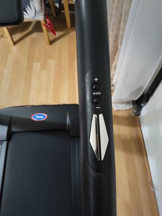 Passadeira de Corrida CLOVER FITNESS A8 (133 x 66 x 122 cm)