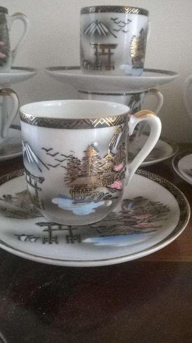 Serviço de Café 6 Chávenas+Leiteira+Bule+Açucareiro com mais de 50 Ano