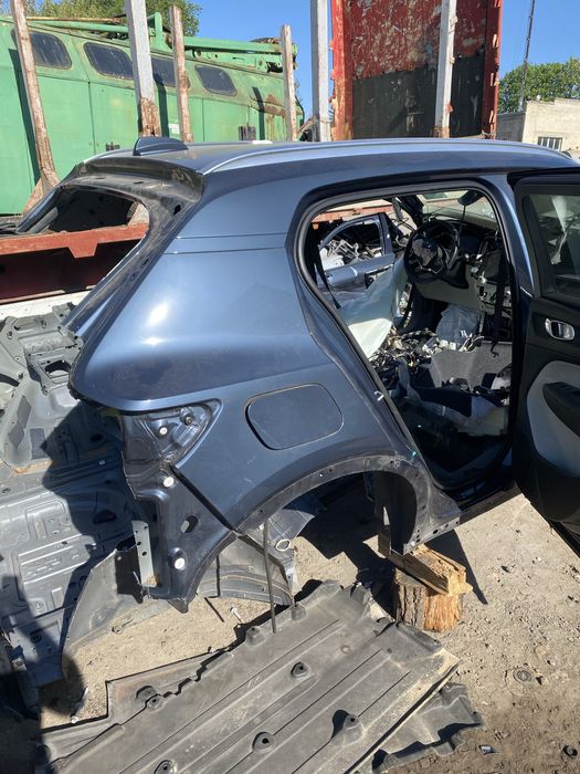 Volvo XC40 четверть чверть