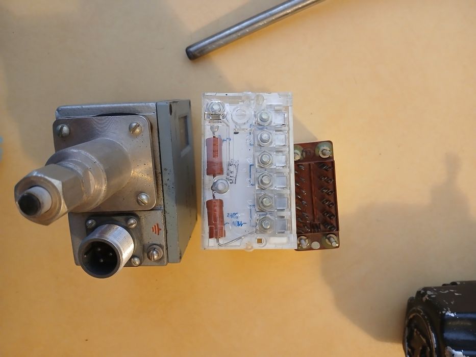 Приборы ТХА-0179, ВЛ-64УХЛ4, ДЕМ 102-1-02-2, НТ-Ф-100, РНЕ-66