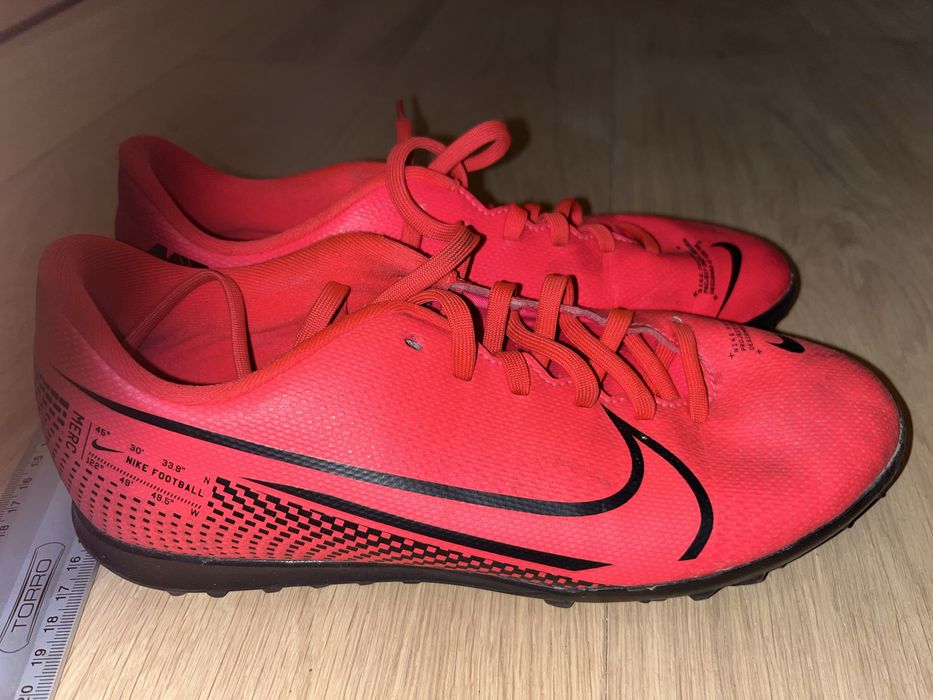 Buty piłkarskie turfy Nike 39