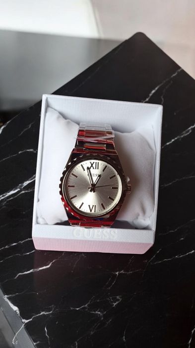 nowy oryginalny srebrny zegarek Guess