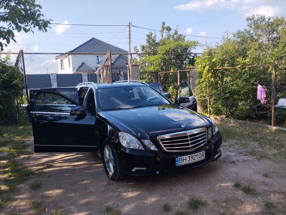 Продам срочно автомобиль