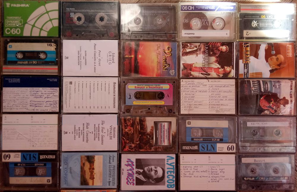 Аудиокассеты – рок джаз диско классика начиная с 1985 года и до 2000-x