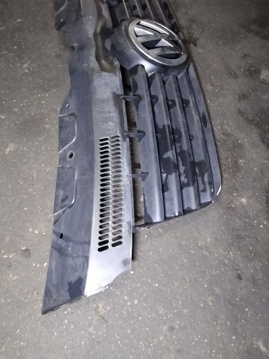 Grill atrapa znaczek VW T5