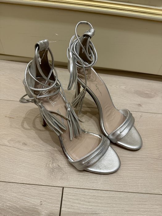 Шкіряні босоніжки