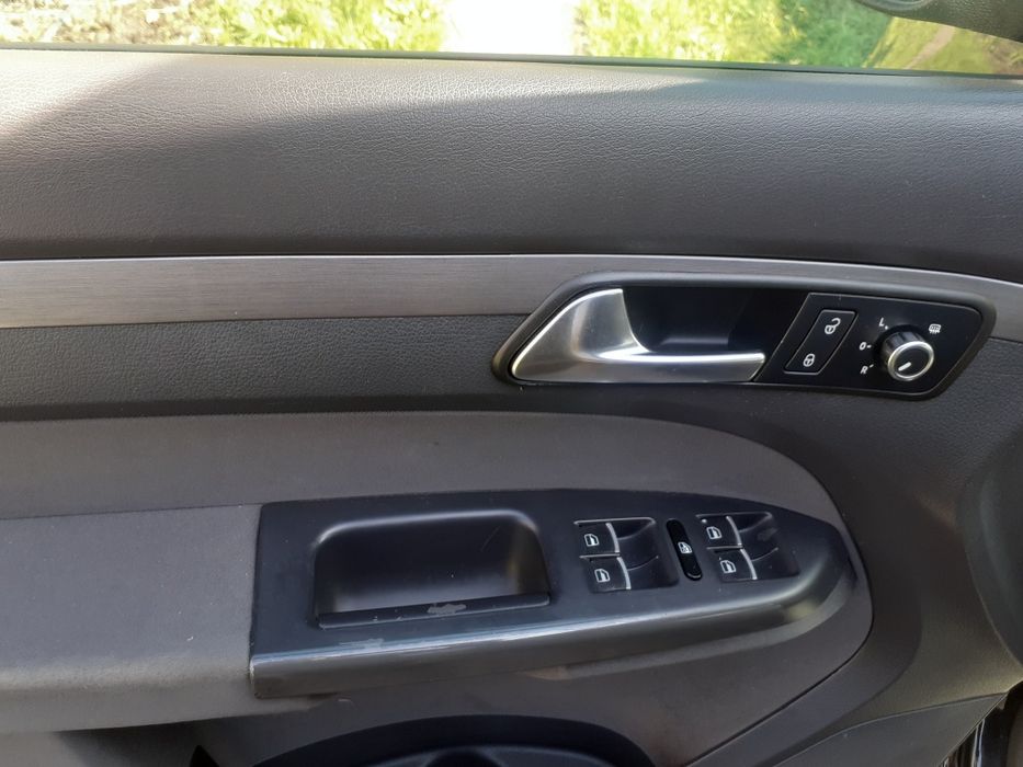 Volkswagen.ТОУРАН 2010г.1.6диз.