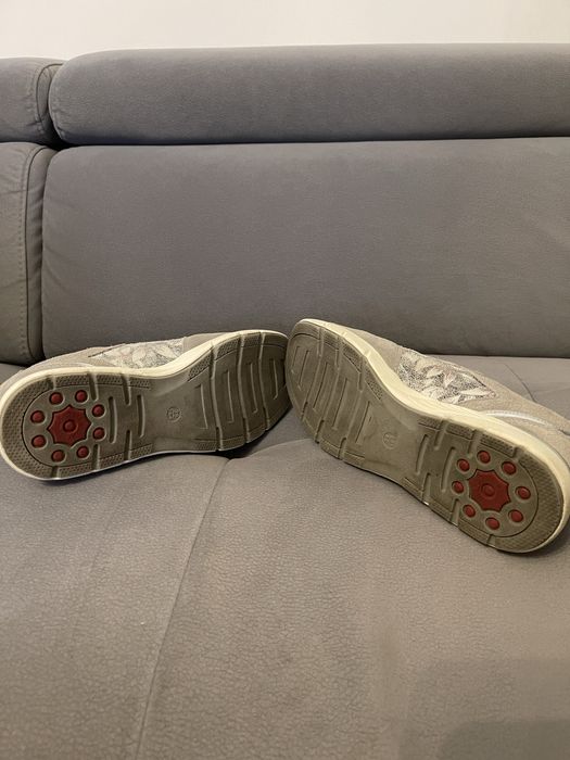 Buty zamszowe Monnari roz. 40 na szeroka stope, jak nowe