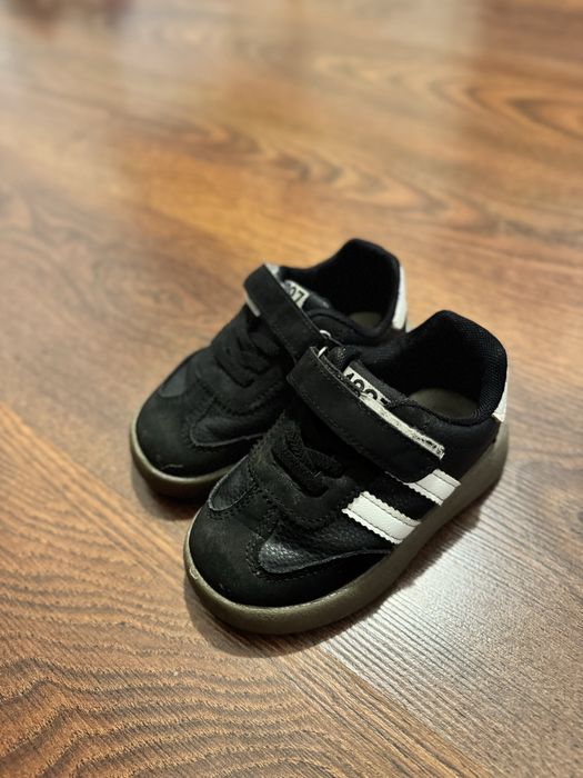 Взуття дитяче 25 розмір