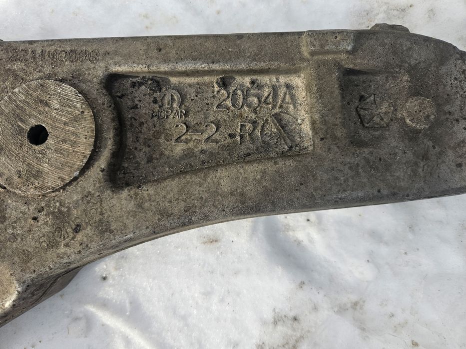 Оригінальний передній правий нижній важіль Chrysler 200