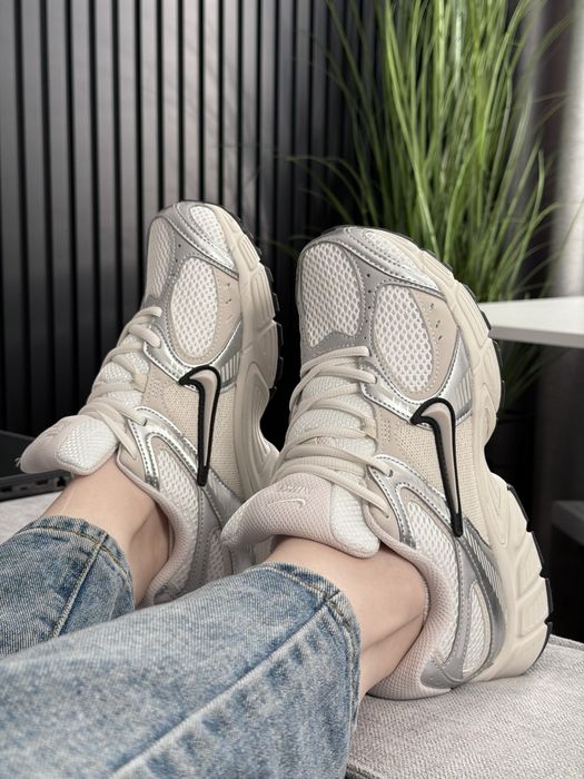 Nike V5 RNR White Beige Silver Black