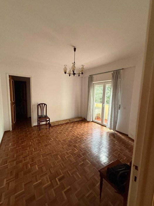 T1 Reboleira - Arrenda-se 1000 Eur/mês