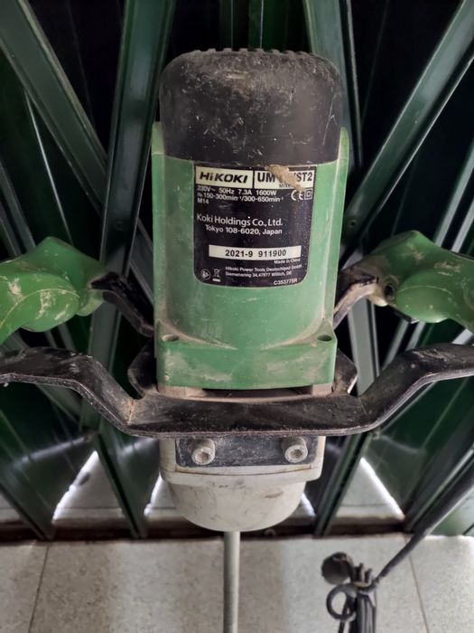 Duas misturadoras  em ótimo estado de conservação