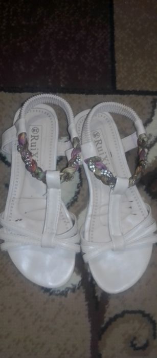 Продам жіночі босоніжки