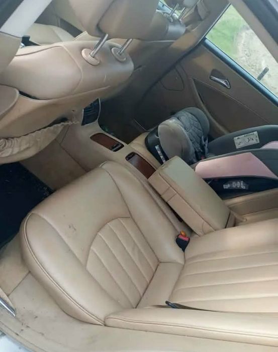 Sprzedam mercedesa w dobrym stanie na bieżąco użytkowany
